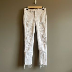 American Eagle Next Level Stretch Ripped White Jeans Size 6